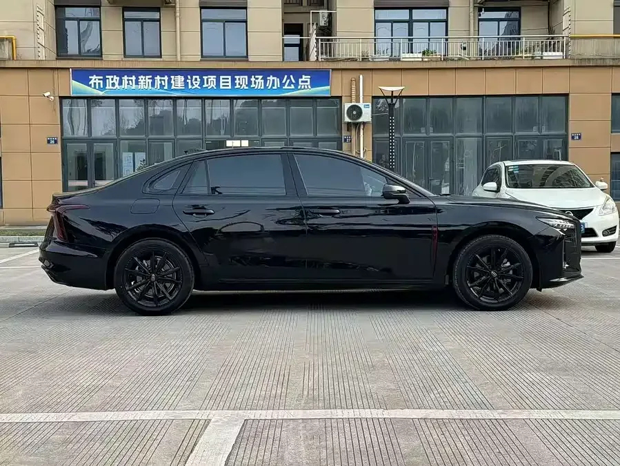 Hongqi H5 Hongqi H5 2025 2.0T Automatic Shadow 2 Millionth Commemorative Edition 2026 — миниатюра 3