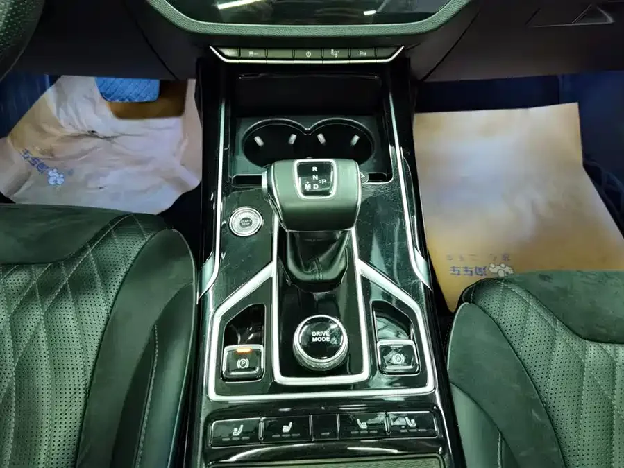 Hongqi HS5 Hongqi HS5 2022 facelift 2.0T Zhilian Qixiang Edition 2022 — миниатюра 2