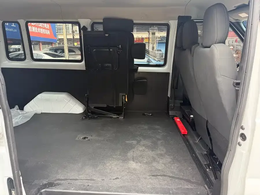 Jiangling Fushun Jiangling Fushun 2024 2.0T manual diesel short-axle low-top commercial multi-purpose passenger car 5 seats (double tailgate) 2024 — миниатюра 4