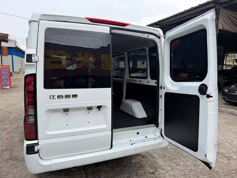 Jiangling Fushun Jiangling Fushun 2024 2.0T manual diesel short-axle low-top commercial multi-purpose passenger car 5 seats (double tailgate) 2024 — миниатюра 5
