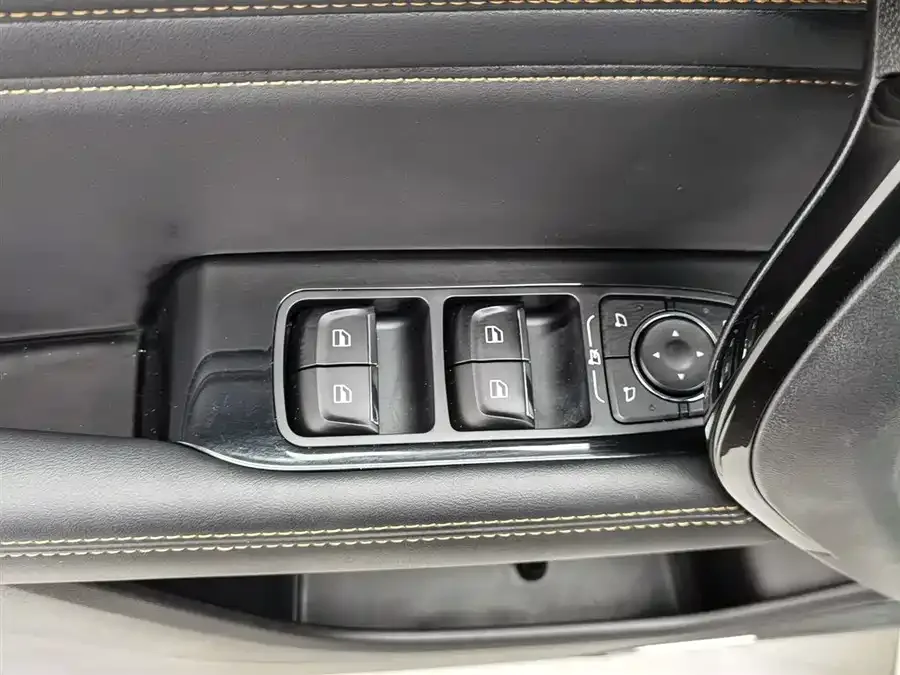 Haval Big dog Haval Big Dog 2021 facelift 2.0T DCT 4WD Roaring Sky Dog Edition 2022 — миниатюра 3
