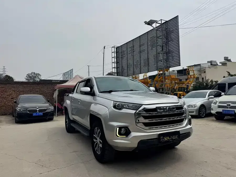 Jiangling Domain Tiger 7 Yuhu 7 2022 2.0T manual diesel four-wheel drive comfortable standard axle 2022 — фото 1, купить с доставкой в Москву
