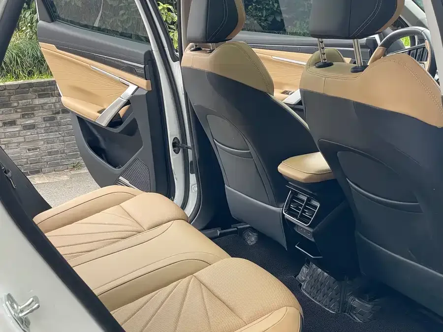 Geely Atlas L Boyue L 2023 1.5TD DCT Luxury Edition 2024 — миниатюра 3