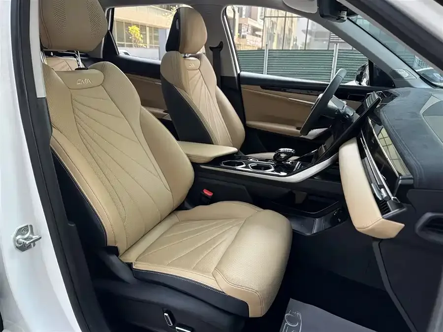 Geely Atlas L Boyue L 2023 2.0TD DCT Premium Edition 2023 — миниатюра 4