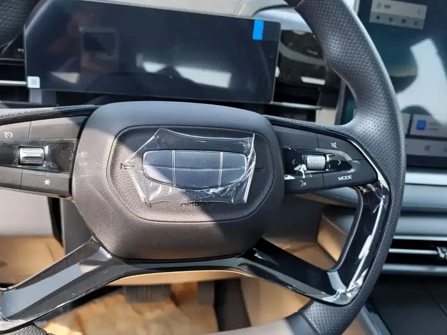 Geely Atlas Boyue 2026 1.5TD Yearning 2026 — миниатюра 4