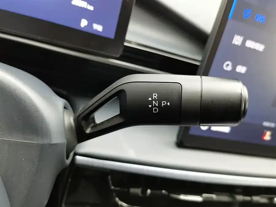 Geely Galaxy E5 Galaxy E5 2024 440km Sailing Edition 2025 — миниатюра 4