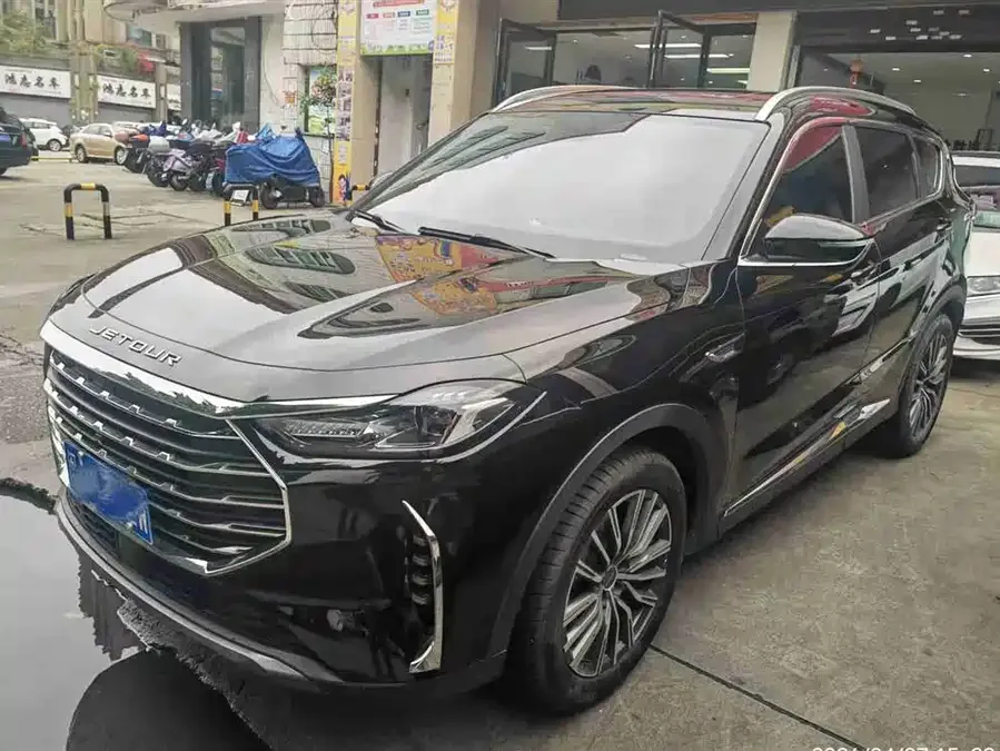 Jetour X70 PLUS JETOUR X70 PLUS 2023 1.5T DCT Ziqiang PRO 7-seater 2023 — фото 1, купить с доставкой в Москву