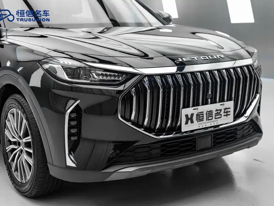 Jetour X70 PLUS JETOUR X70 PLUS 2024 Champion Edition 1.5T DCT Champion MAX+ 5 Seaters 2025 — миниатюра 3