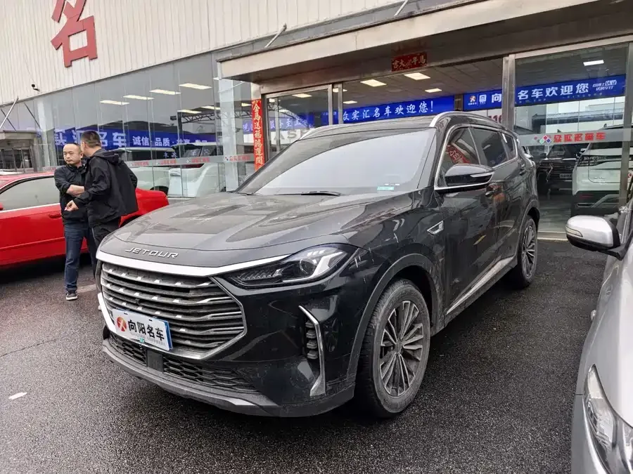 Jetour X70 PLUS JETOUR X70 PLUS 2021 1.5T DCT 7-seater 2022 — фото 1, купить с доставкой в Москву