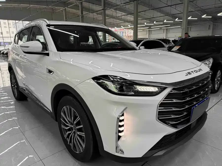 Jetour X70 PLUS JETOUR X70 PLUS 2023 1.5T DCT Brave PLUS 5-seater 2023 — миниатюра 3