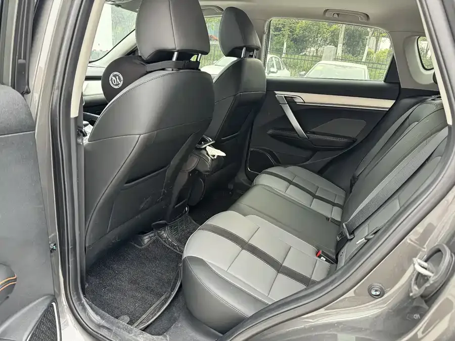 Geely Coolray SX11 Binyue 2023 1.5T DCT Diamond Edition 2024 — миниатюра 5