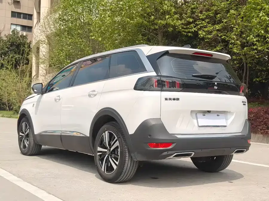 Peugeot 5008 Peugeot 5008 2023 400THP Love Full Seat Edition 7 Seaters 2022 — миниатюра 4