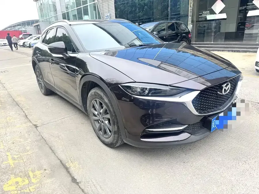 Mazda CX-4 2021 2.0L Automatic 2WD Blue Sky Premium Edition 2023 — миниатюра 3