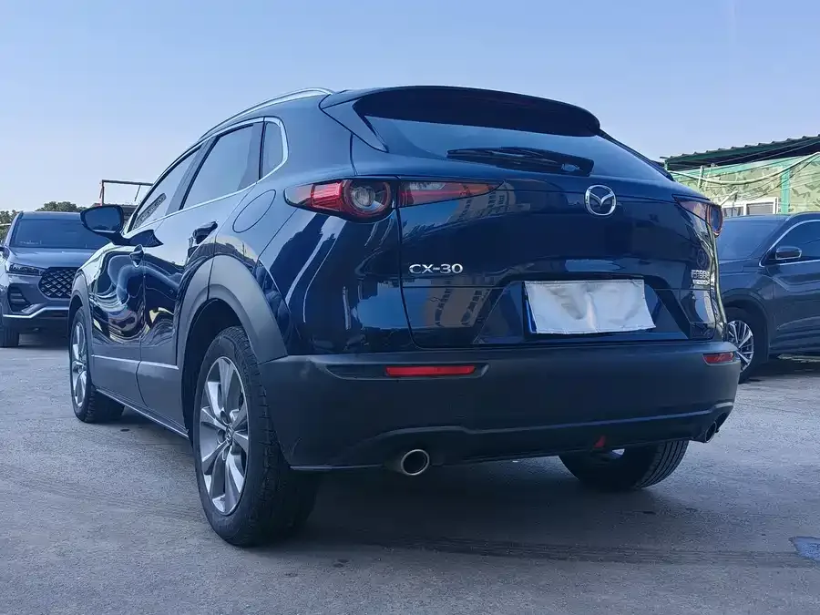 Mazda CX-30 2021 2.0L Automatic Jiayue Edition 2022 — миниатюра 4
