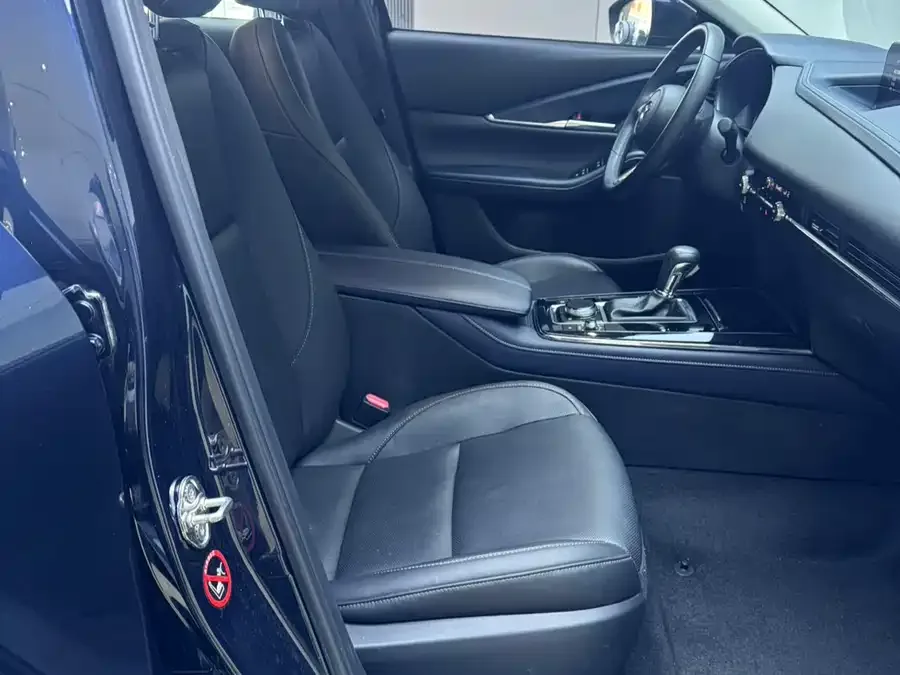 Mazda CX-30 2021 2.0L Automatic Jiayue Edition 2022 — миниатюра 4
