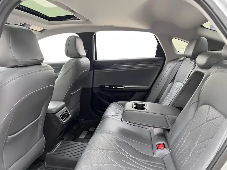 Geely Galaxy L6 Galaxy L6 2025 EM-i 140km Starship Edition 2025 — миниатюра 5