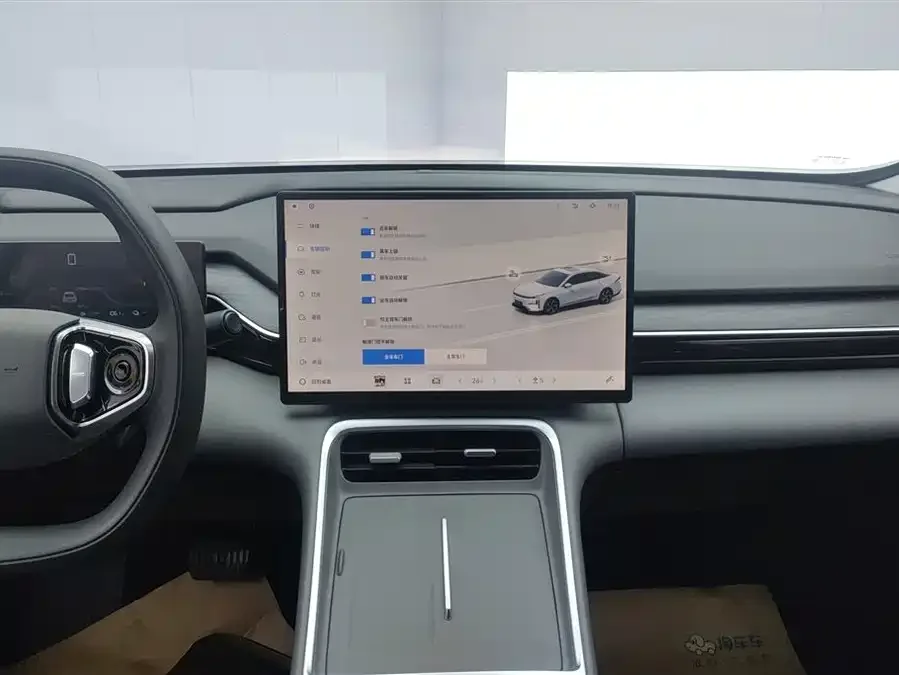 Geely Galaxy L6 Galaxy L6 2025 EM-i 140km Long-Range Edition 2025 — миниатюра 4