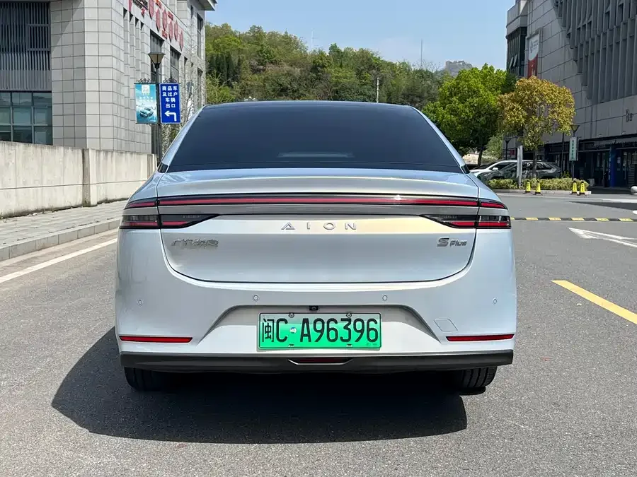 AION AION S Plus AION S Plus 2022 70 Intelligent Driving Edition 2023 — миниатюра 2