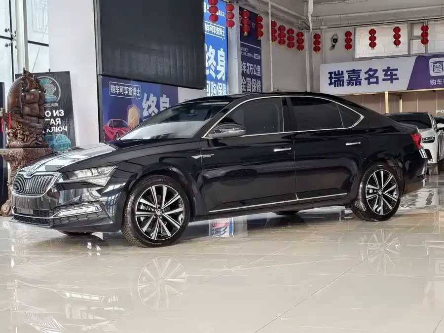 Skoda SuperB Superb 2023 facelifted TSI280 DSG exclusive version 2024 — миниатюра 3
