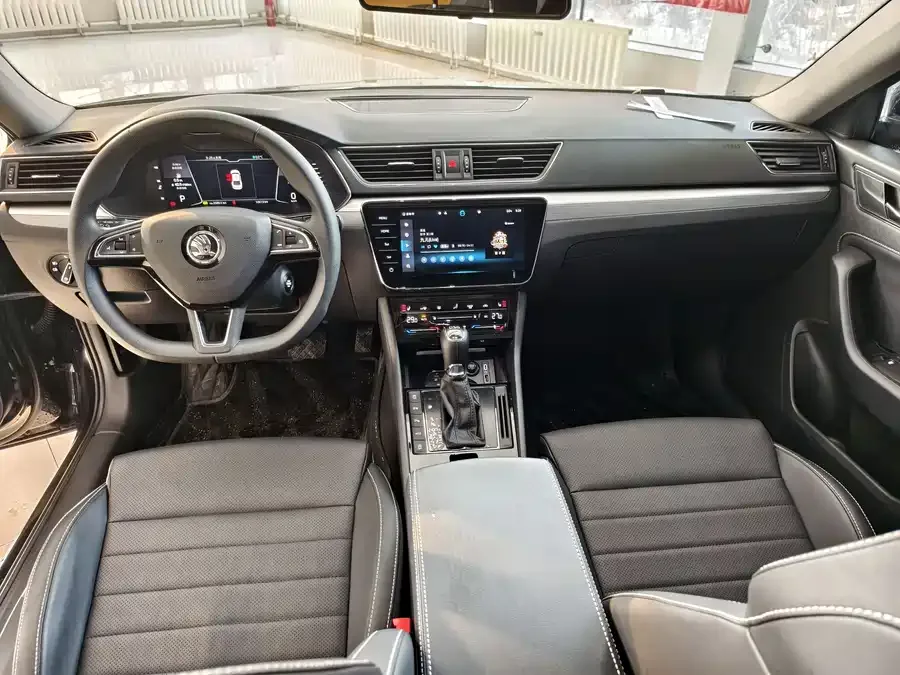 Skoda SuperB Superb 2023 facelifted TSI280 DSG exclusive version 2024 — миниатюра 5
