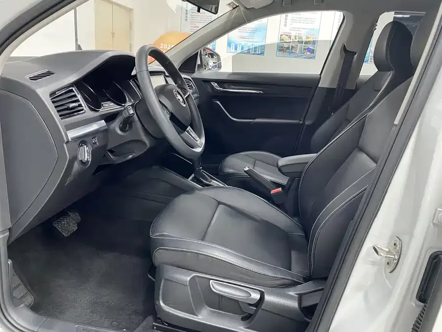 Skoda Kamiq Komic 2022 1.5L automatic comfort version 2023 — миниатюра 4