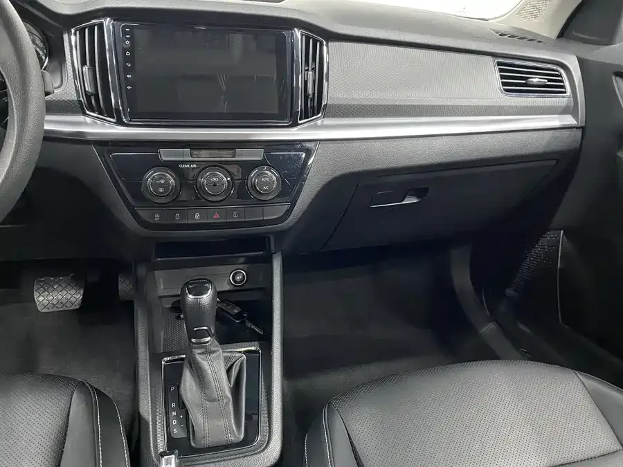 Skoda Kamiq Komic 2022 1.5L automatic comfort version 2023 — миниатюра 5