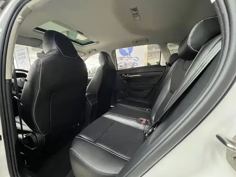 Skoda Kamiq Komic 2022 1.5L automatic comfort version 2022 — миниатюра 4