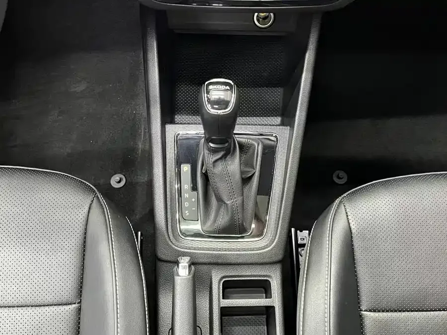 Skoda Kamiq Komic 2022 1.5L automatic comfort version 2022 — миниатюра 5
