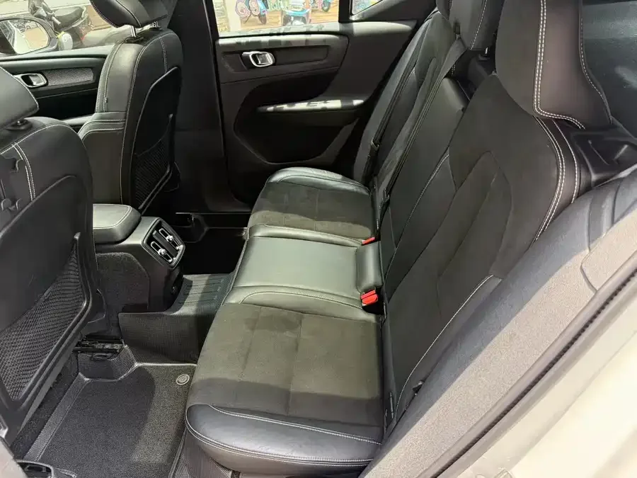 Volvo XC40 New Energy 2022 Long Range Edition PRO 2022 — миниатюра 2