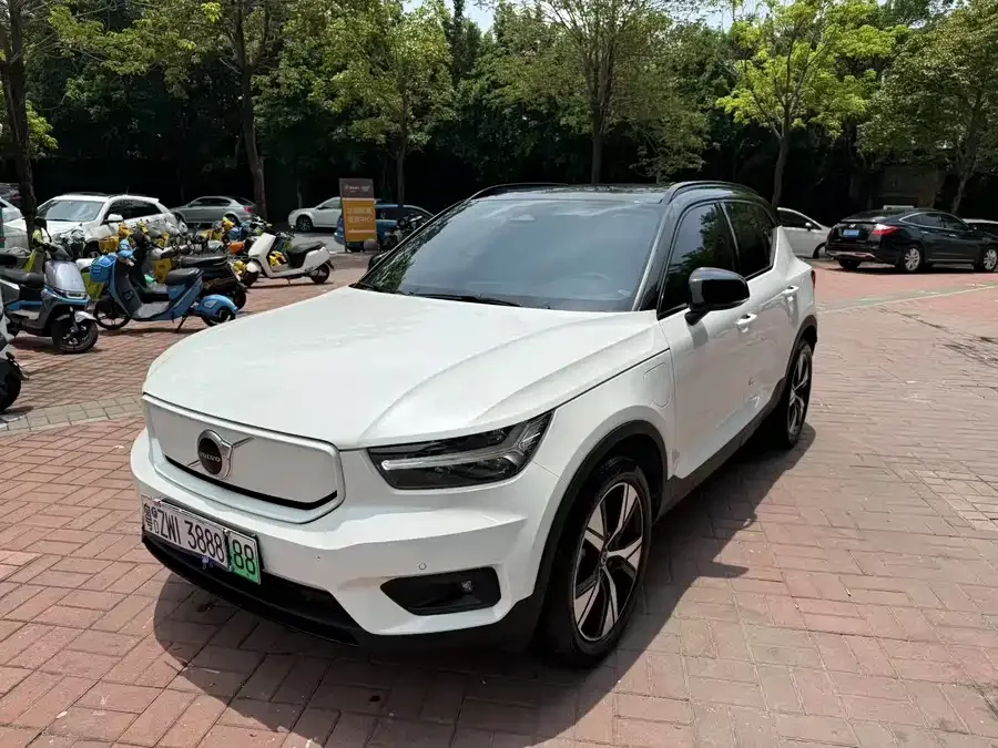 Volvo XC40 New Energy 2022 Long Range Edition PRO 2022 — миниатюра 3