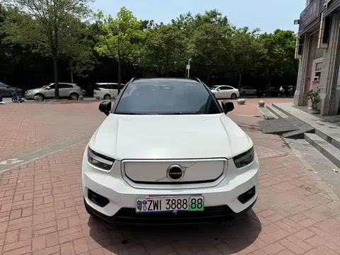 Volvo XC40 New Energy 2022 купить в Москве