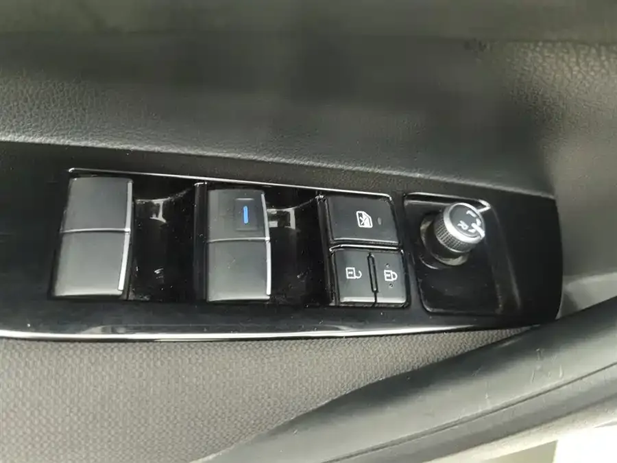 Toyota Allion 2021 Asia Lion 2.0L Progressive Edition 2022 — миниатюра 3
