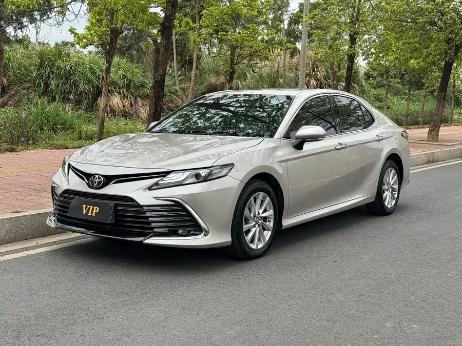 Toyota Camry Camry 2021 2.0G Deluxe Edition 2022 — фото 1, купить с доставкой в Москву