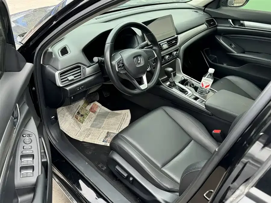 Honda Accord Accord 2022 260TURBO Deluxe Edition 2022 — миниатюра 2