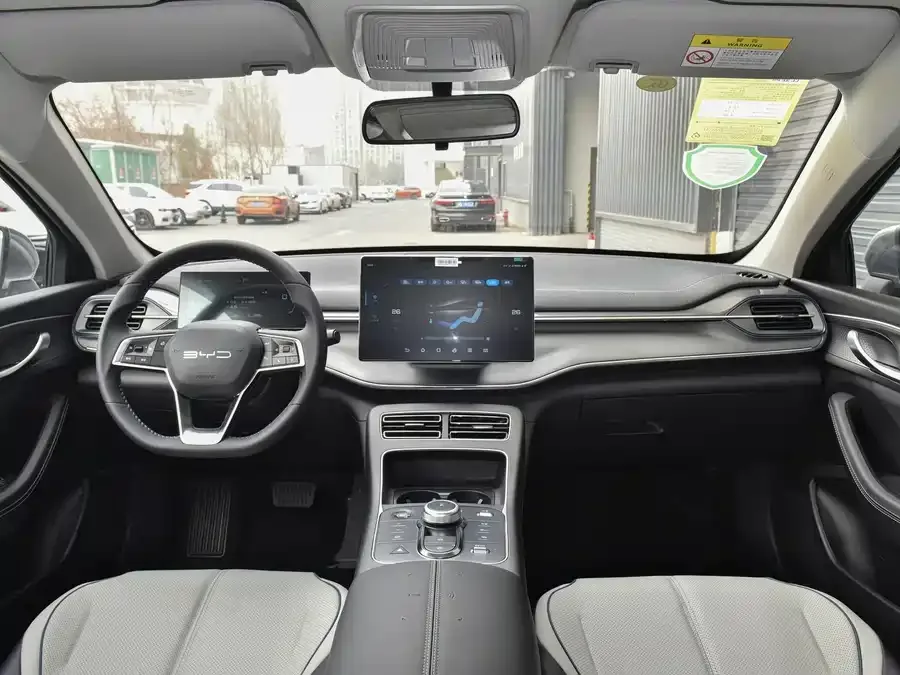 BYD destroyer 05 Destroyer 05 2024 Glory Edition DM-i 55KM Luxury 2025 — миниатюра 2