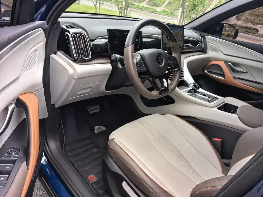 BYD Song Pro New Energy Song Pro New Energy 2022 DM-i 51km Luxury Edition 2022 — миниатюра 2