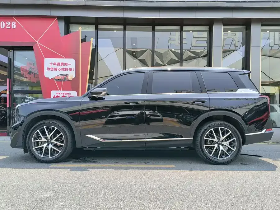 GAC Trumpchi GS8 Trumpchi GS8 2025 Pilot Series 2.0TGDI 4WD Luxury Edition 5-seater 2025 — миниатюра 3