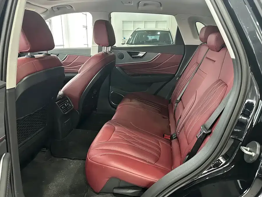Hongqi HS5 Hongqi HS5 2025 2.0T 2WD 600,000th Commemorative Edition 2026 — миниатюра 5