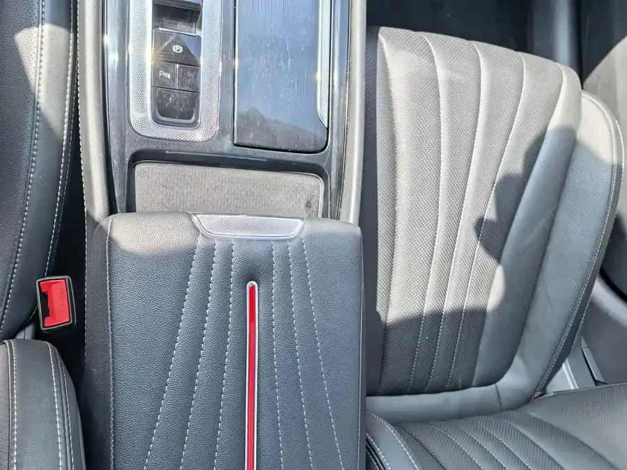 Hongqi H5 Hongqi H5 2024 1.5T DCT Zhilian Qiyun Edition 2023 — миниатюра 4