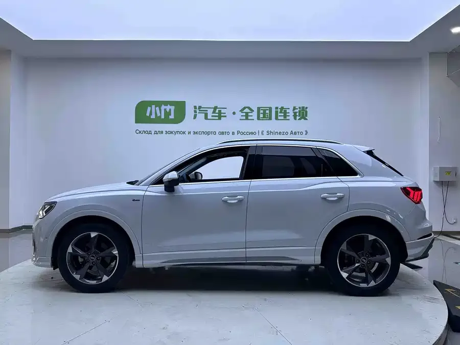 Audi Q3 2022 35 TFSI Fashionable and Dynamic 2022 — миниатюра 4