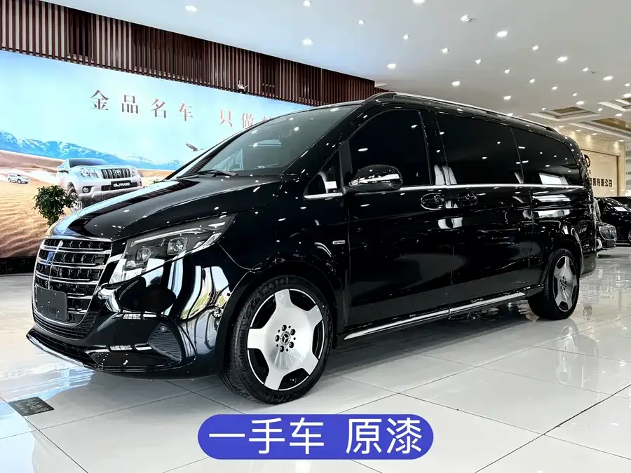 Mercedes-Benz Class V Mercedes-Benz V-Class 2024 V 300 L Long Wheelbase Luxury Edition 2025 — фото 1, купить с доставкой в Москву
