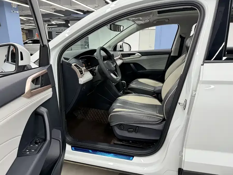 Volkswagen Tiguan (Tharu) Tuyue 2024 300TSI 2WD Bright Moon Edition 2024 — миниатюра 2