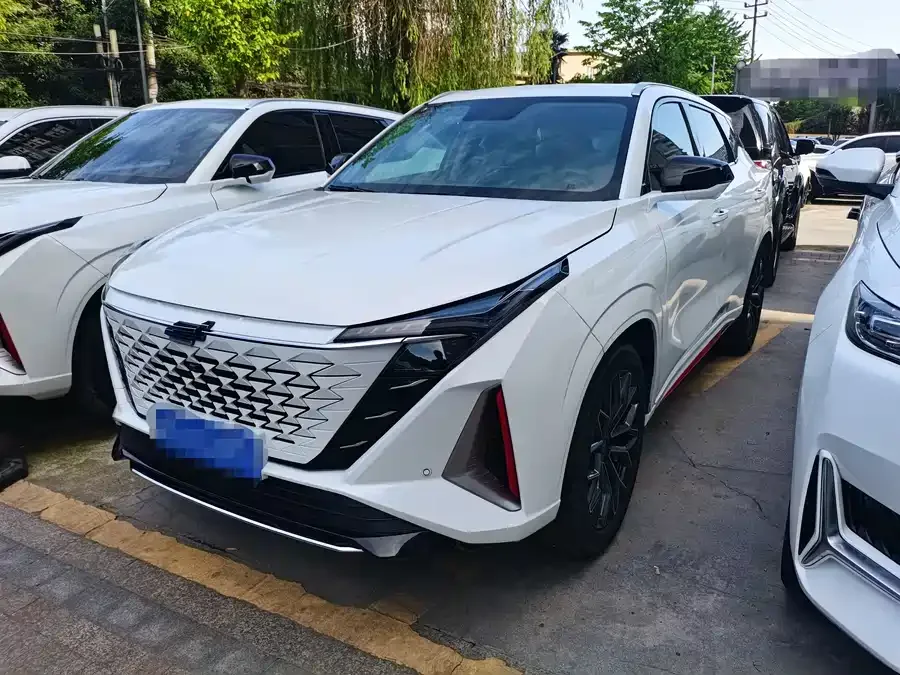 Oshan Z6 Changan Auchan Z6 2023 Blue Whale 1.5T DCT Smart City Edition 2023 — фото 1, купить с доставкой в Москву