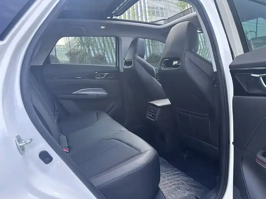 Oshan Z6 Changan Auchan Z6 2022 Blue Whale 1.5T DCT smart model 2022 — миниатюра 5