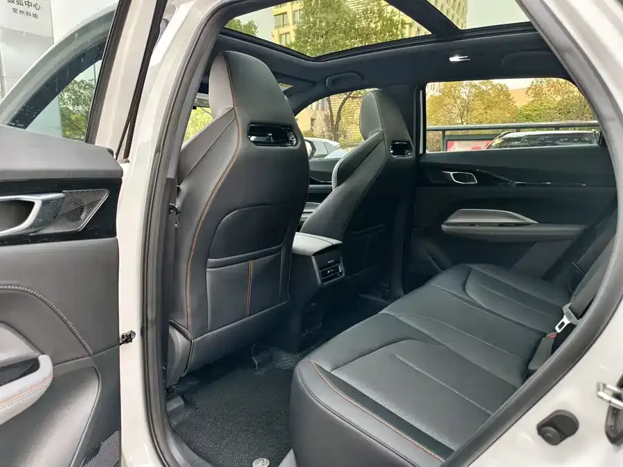 Oshan Z6 New Energy Changan Oushang Z6 New Energy 2023 iDD 150KM Flagship PLUS Smart Parking Edition 2024 — миниатюра 3