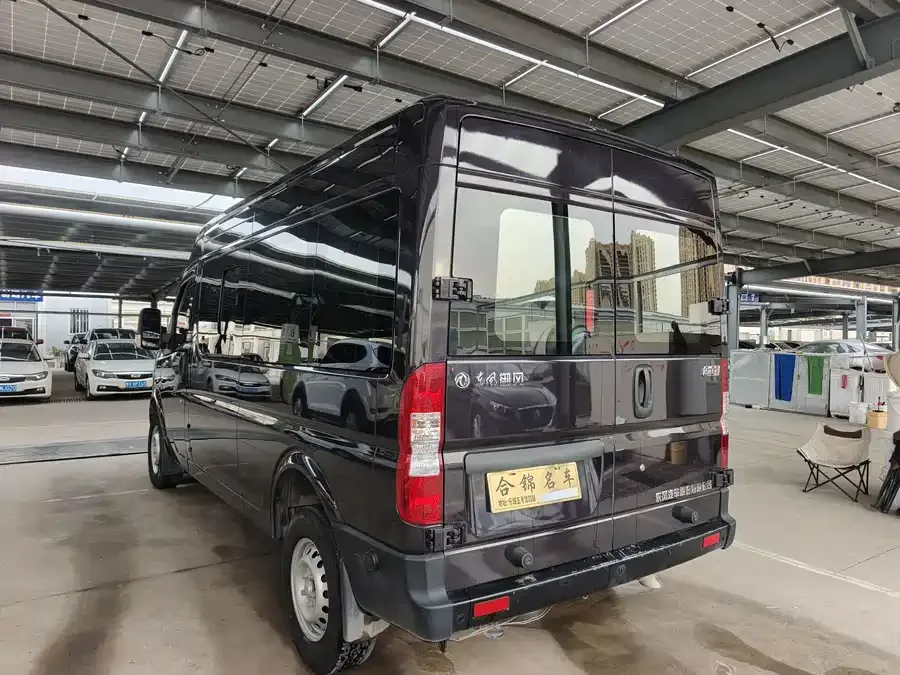 Dongfeng Yufeng Yufeng 2023 V9+ 2.0T automatic front-wheel drive multi-function central axis high roof 7/8/9 seats 2024 — миниатюра 2