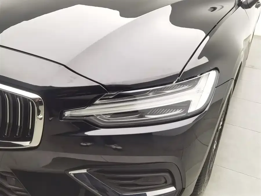 Volvo S60 2025 B4 Zhiyi Luxury Edition 2025 — миниатюра 4