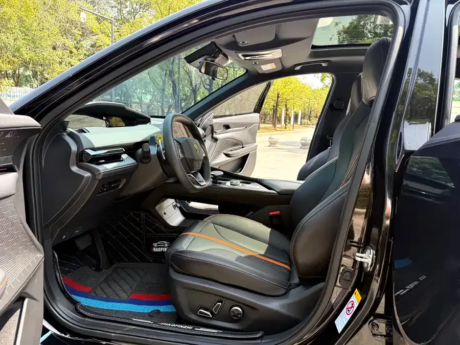 Changan UNI-V Changan UNI-V 2024 1.5T premium model 2024 — миниатюра 3