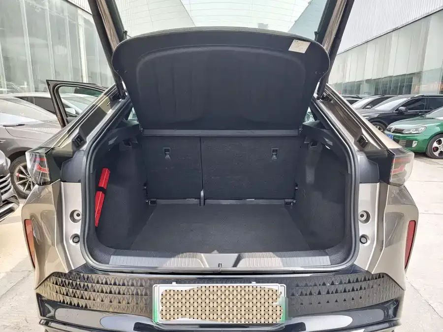 Volkswagen ID. UNYX Yuzhong06 2024 Pro Long-endurance Edition 2025 — миниатюра 3