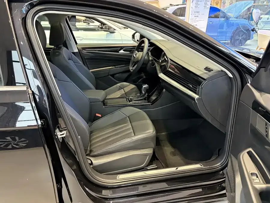 Volkswagen Passat New Energy Passat New Energy 2025 430PHEV Hybrid Business Edition 2026 — миниатюра 4